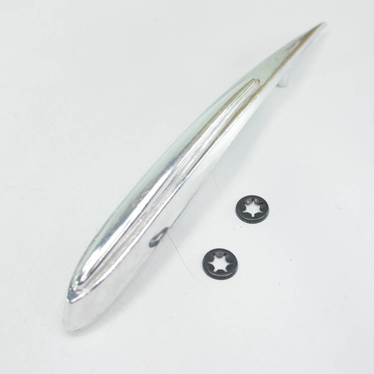 Mudguard crest Vespa 50s 100 ET3 Primavera 90SS Super VBA1T VBB1T