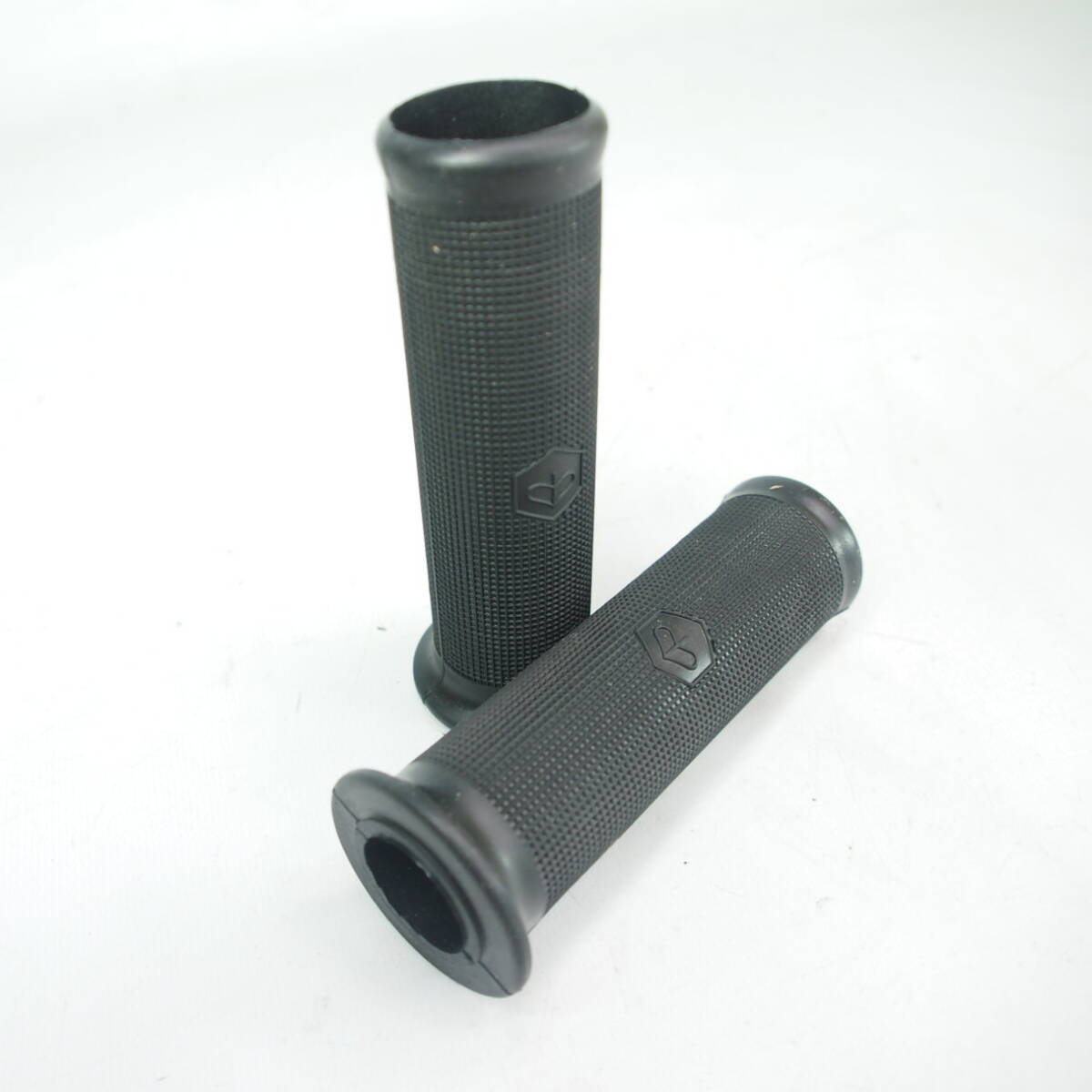 Pair of grips VESPA 24mm 50S ET3 100 Sprint 125GT SUPER GTR Rally